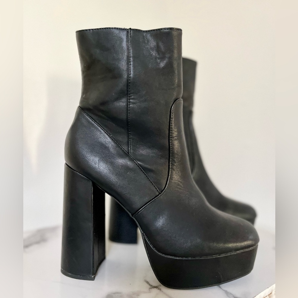 DOLLS KILL PLATFORM BOOTS Black Size 9